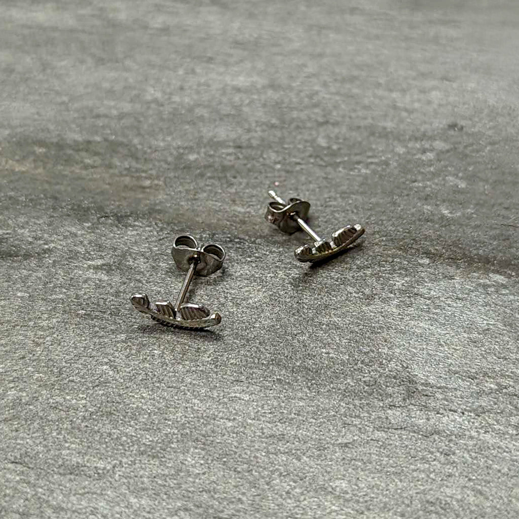 20G ASTM F-136 Implant Grade Titanium Fashion Feathers Stud Earrings